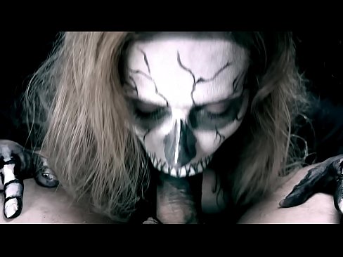 ❤️ Zazavavy demonia minono akoho amin'ny vavany mainty sy mitelina kibo. ❌ Anal vidéo aminay ❤
